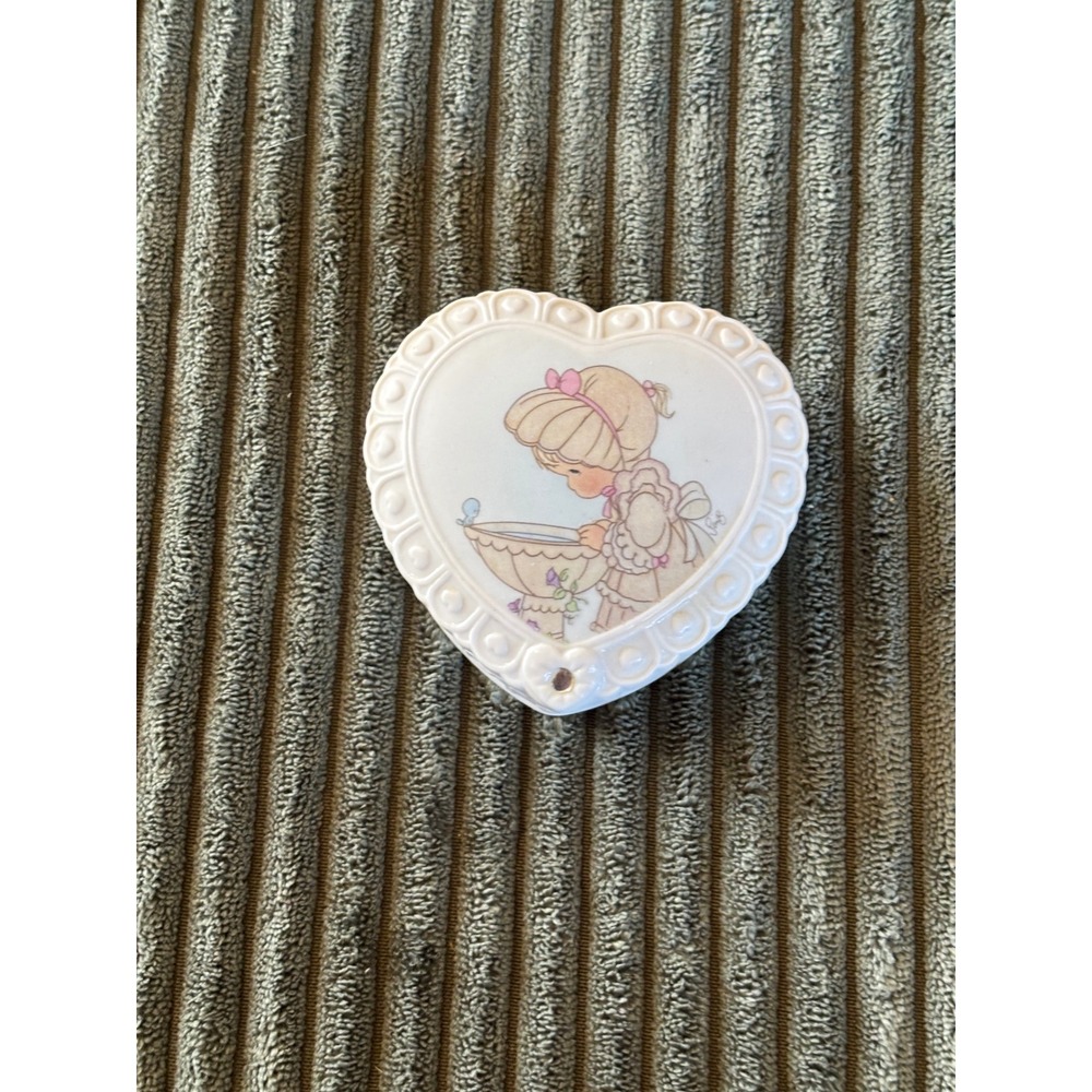 Precious Moments Heart Trinket Box Angel Girl Washing Bird Bath Collectible